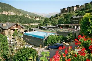  Anyos Park Mountain & Wellness Resort