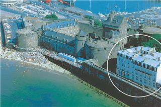 vol Hôtel de France et de Chateaubriand
